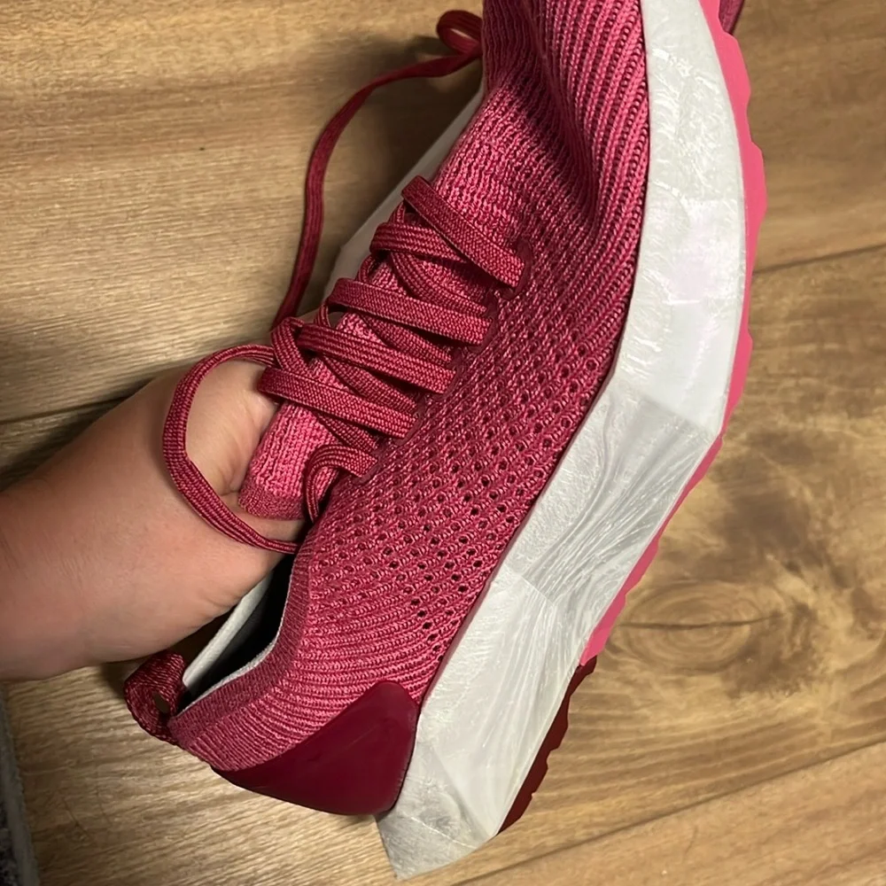 Allbirds Tree Flyer‎ Sneakers Lux Pink/Blizzard Size 7.5
